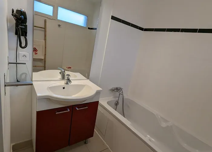 Les Terrasses De Vignola * פורטו-וישיו