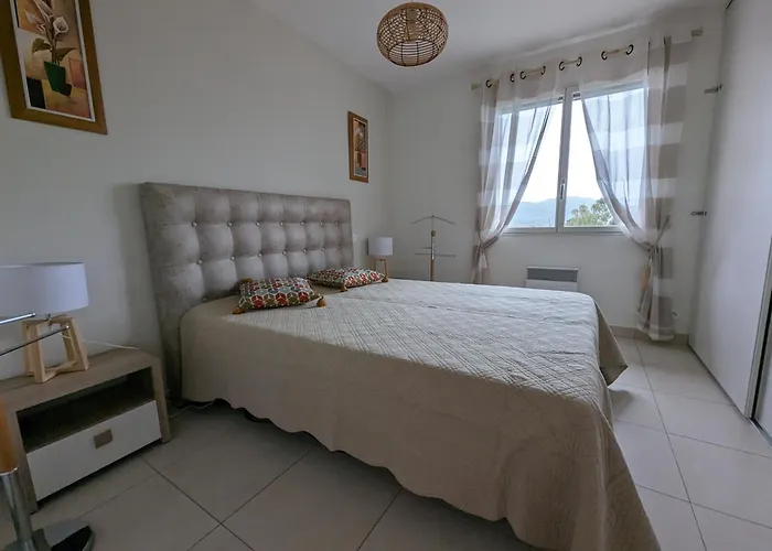 Les Terrasses De Vignola פורטו-וישיו