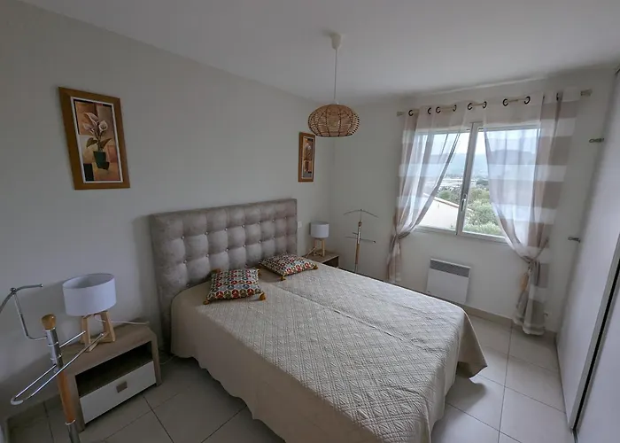 Les Terrasses De Vignola * פורטו-וישיו